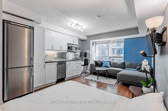 709 - 1 Scott Street