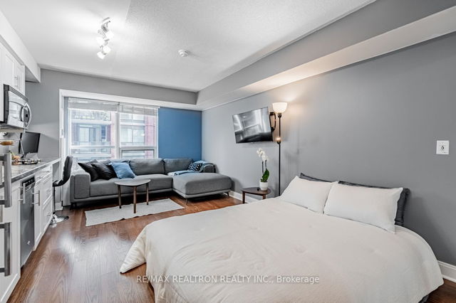 709 - 1 Scott Street