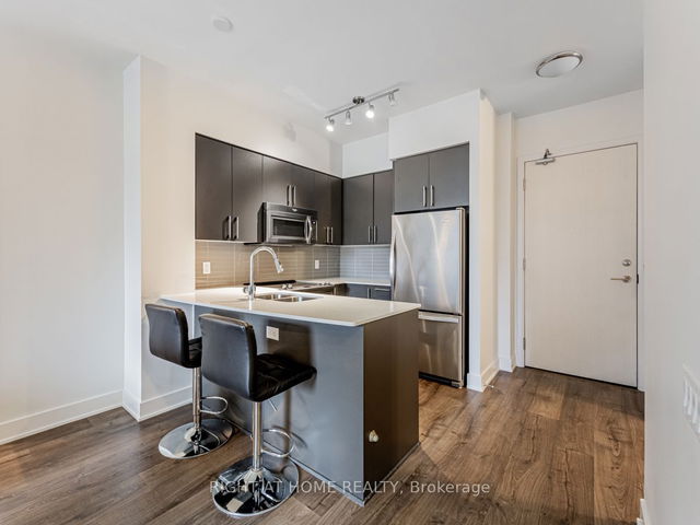 602 - 30 Roehampton Avenue