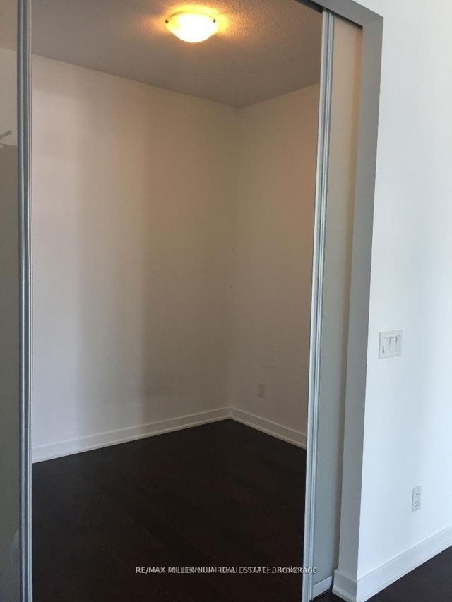 2212 - 770 Bay Street