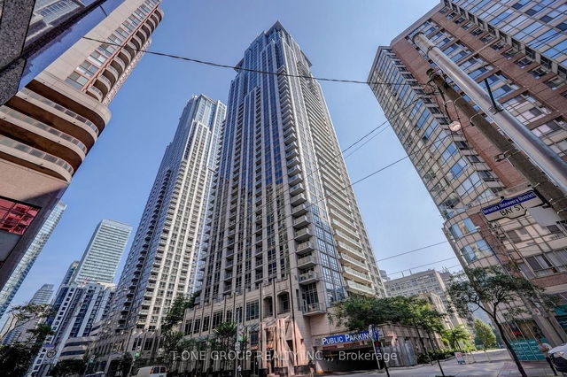 914 - 761 Bay Street