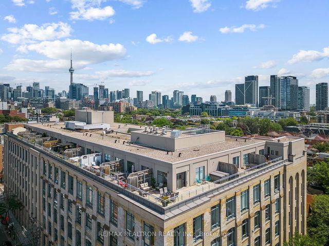 PH22 - 993 Queen Street