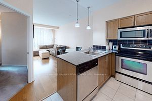 3701 - 18 Yonge Street
