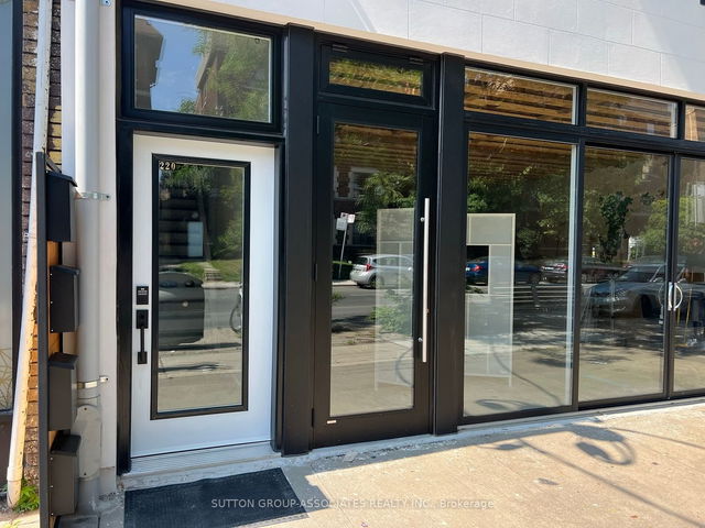 3rd fl - 220 Vaughan Avenue