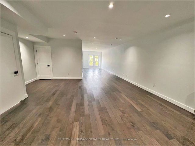 3rd fl - 220 Vaughan Avenue