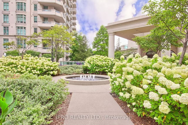 904 - 10 Bloorview Place