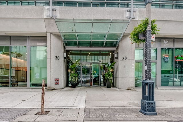 2112 - 30 Grand Trunk Crescent