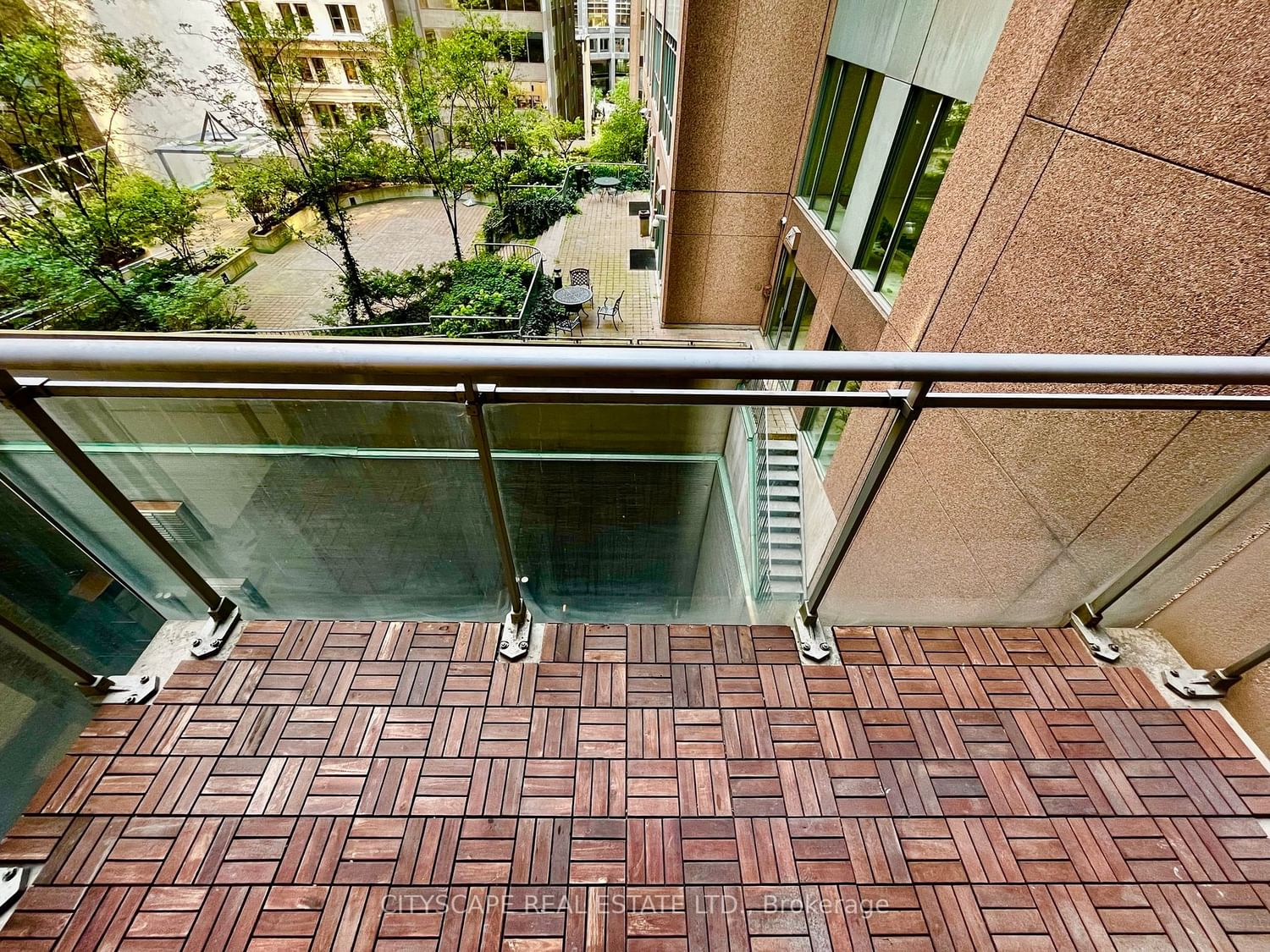 Listing Image 10