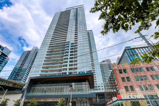711 - 19 Bathurst Street
