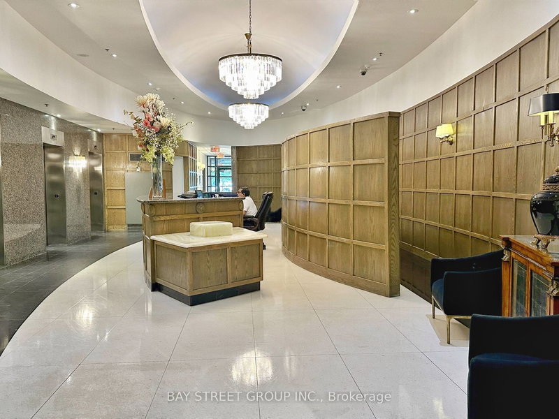 1001 - 102 Bloor St W, Toronto, M5S 1M8 | Image 2