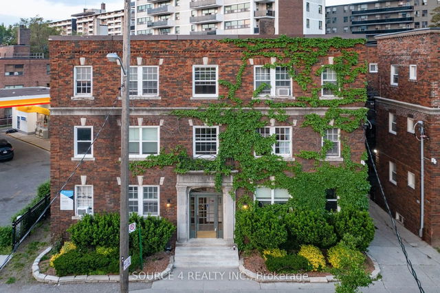 3 Claxton Boulevard