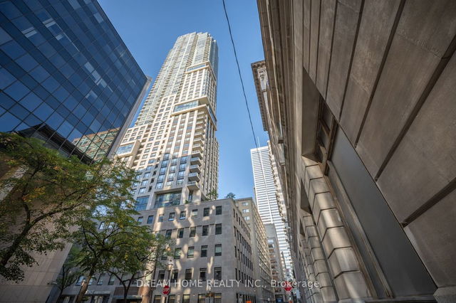 5102 - 88 Scott Street