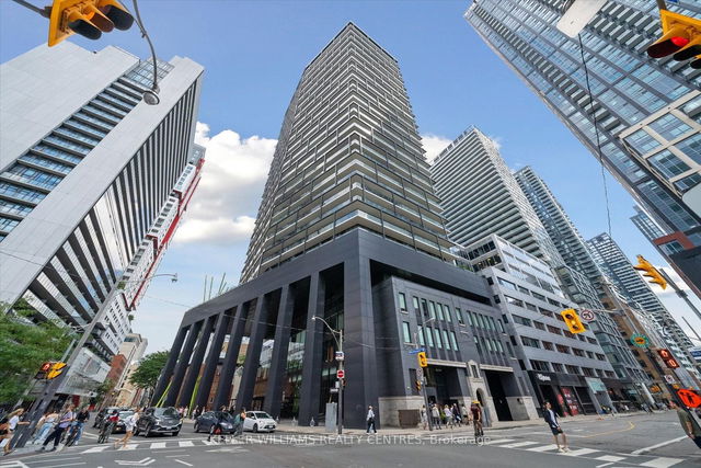 1105 - 125 Peter Street