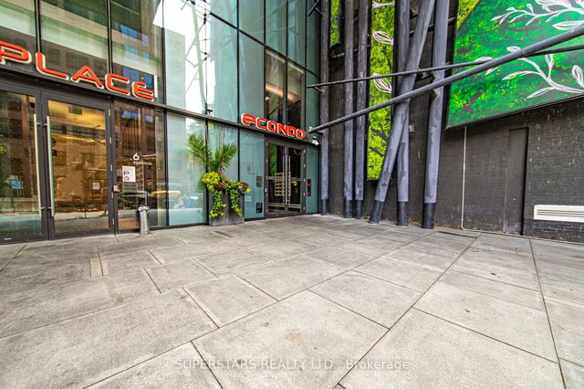 507 - 8 Eglinton Avenue