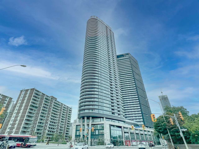 3120 - 585 Bloor Street