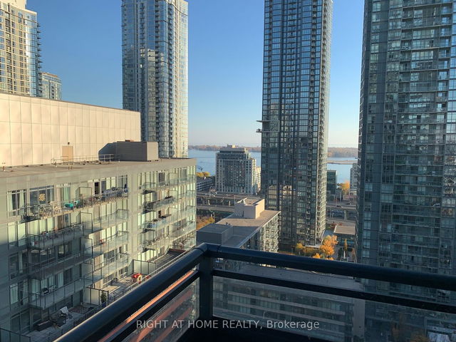 2105 - 25 Telegram Mews