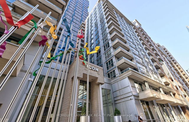 1227 - 250 Wellington Street