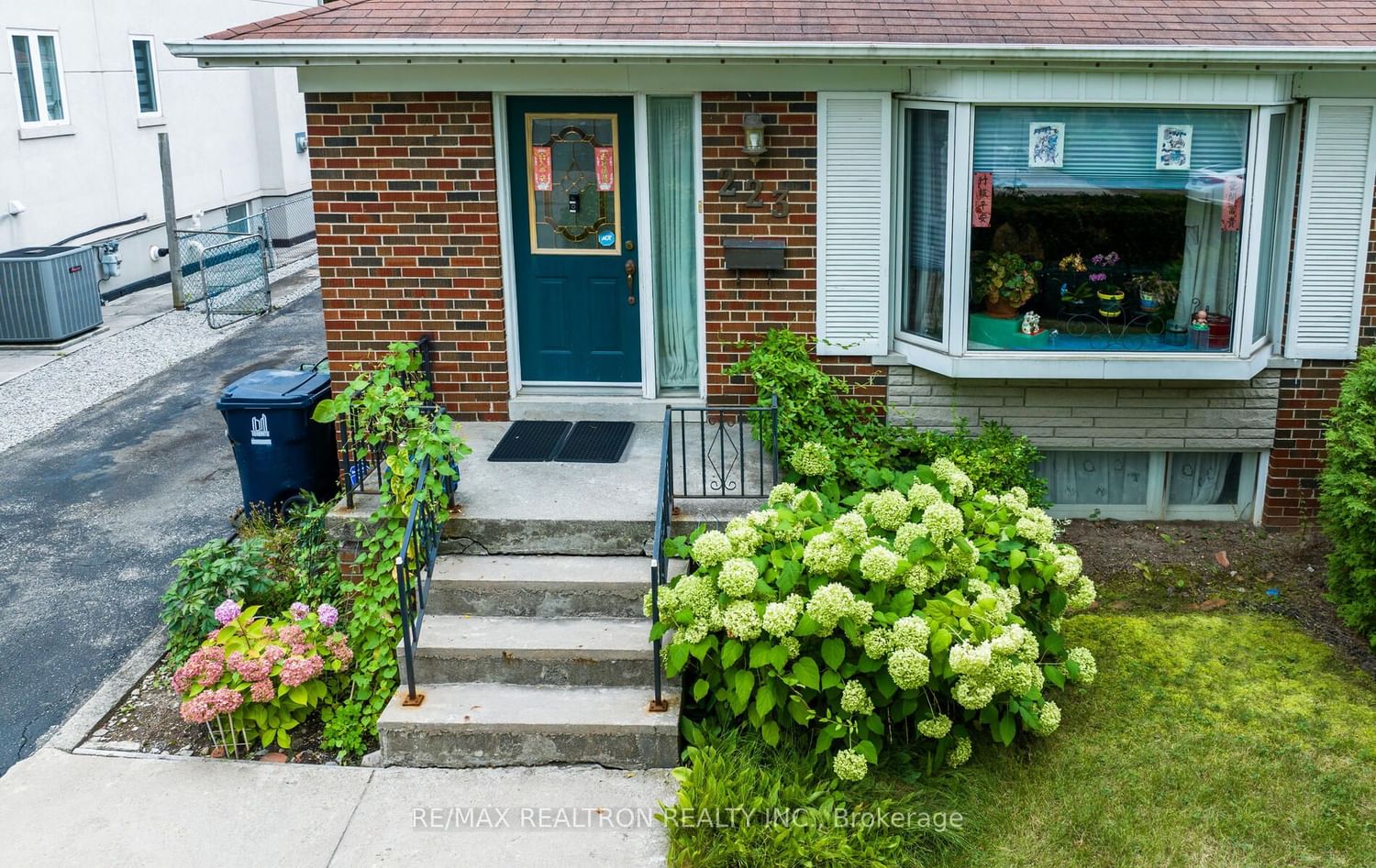 Listing Image 3