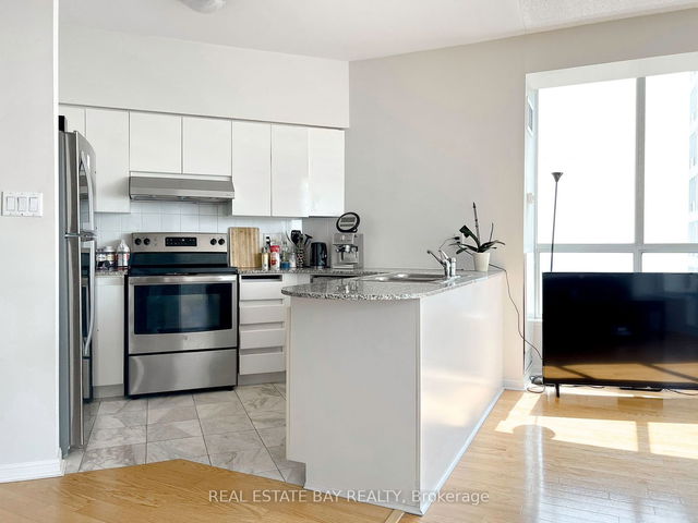 2011 - 228 Queens Quay