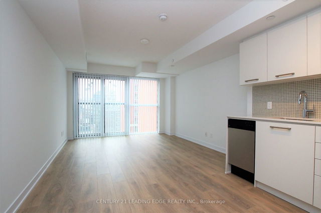 808 - 87 Peter Street