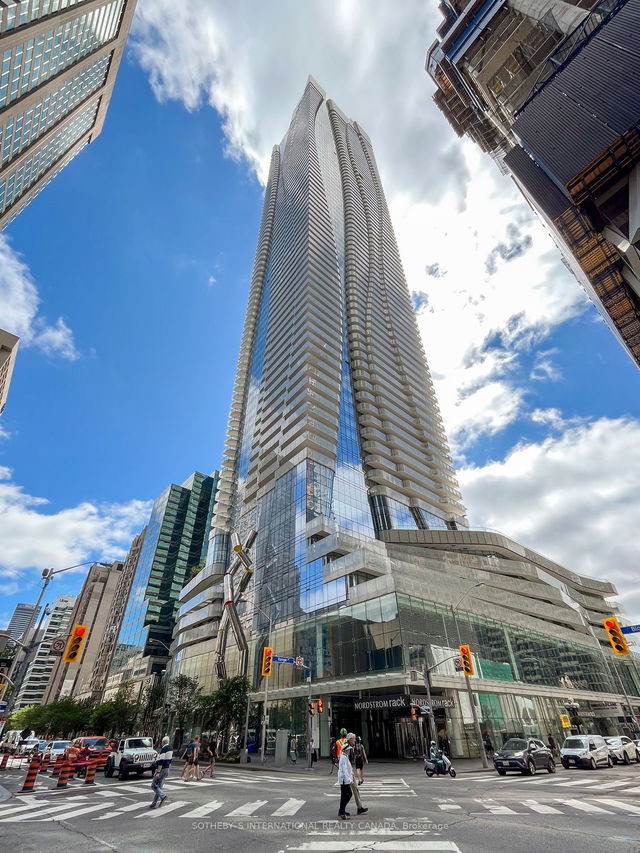 1812 - 1 Bloor Street