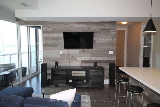 901 - 29 Queens Quay