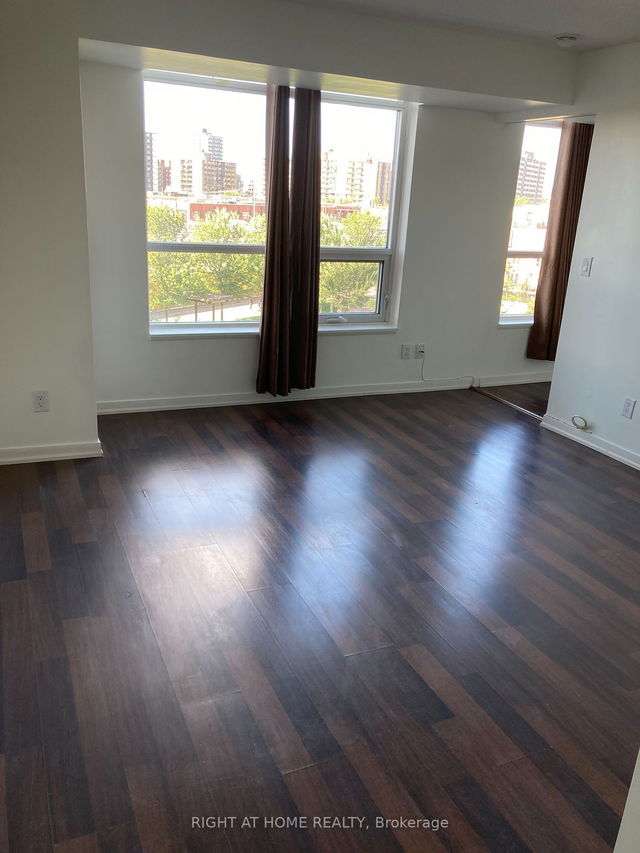 516 - 38 Joe Shuster Way