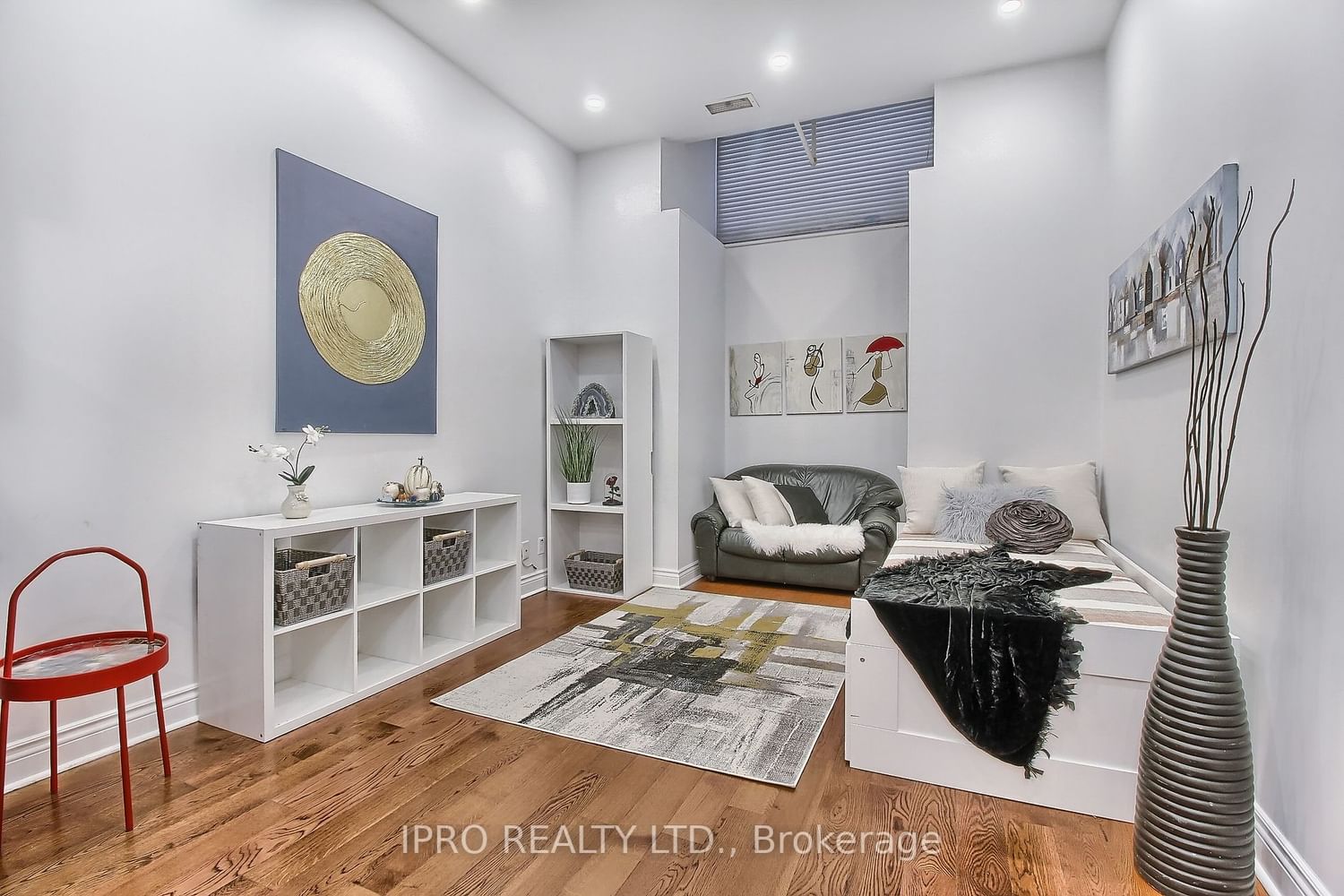Listing Image 15