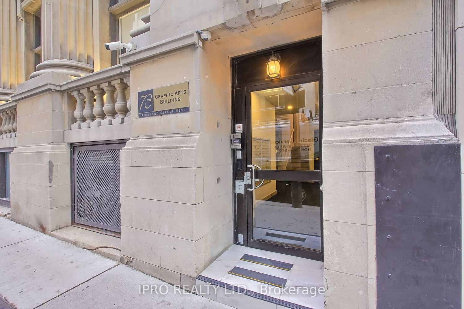 Listing Image 4
