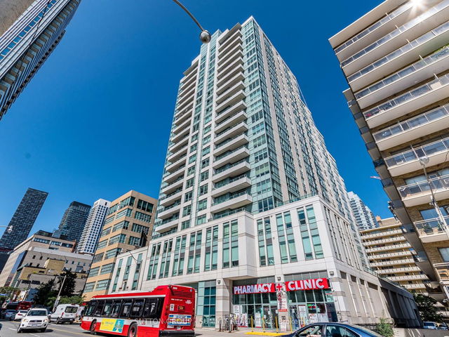 1704 - 212 Eglinton Avenue