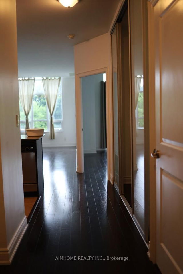 221 - 20 Bloorview Place