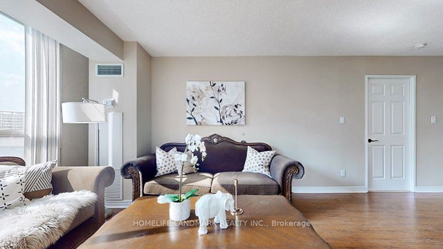 1612 - 28 Empress Avenue