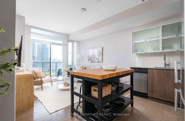 1306 - 170 Fort York Boulevard