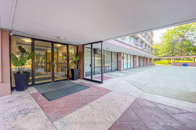 1108 - 100 Leeward Glenway