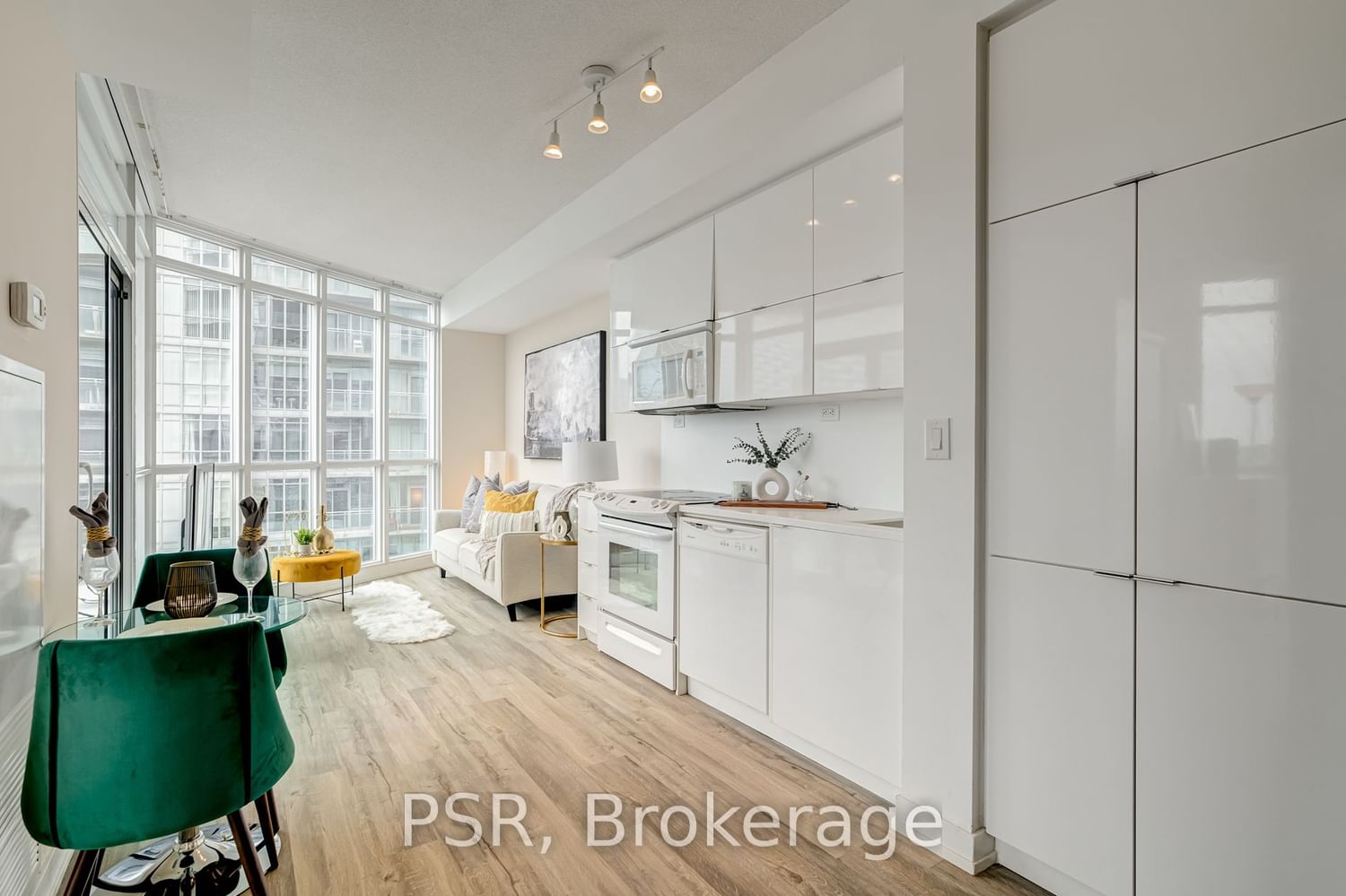 Listing Image 9