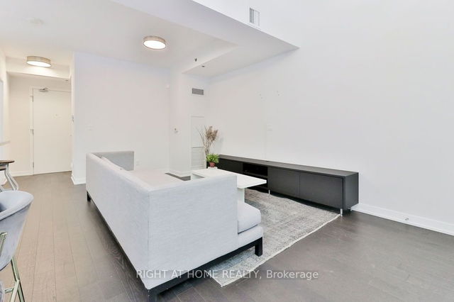 S116 - 455 Front Street