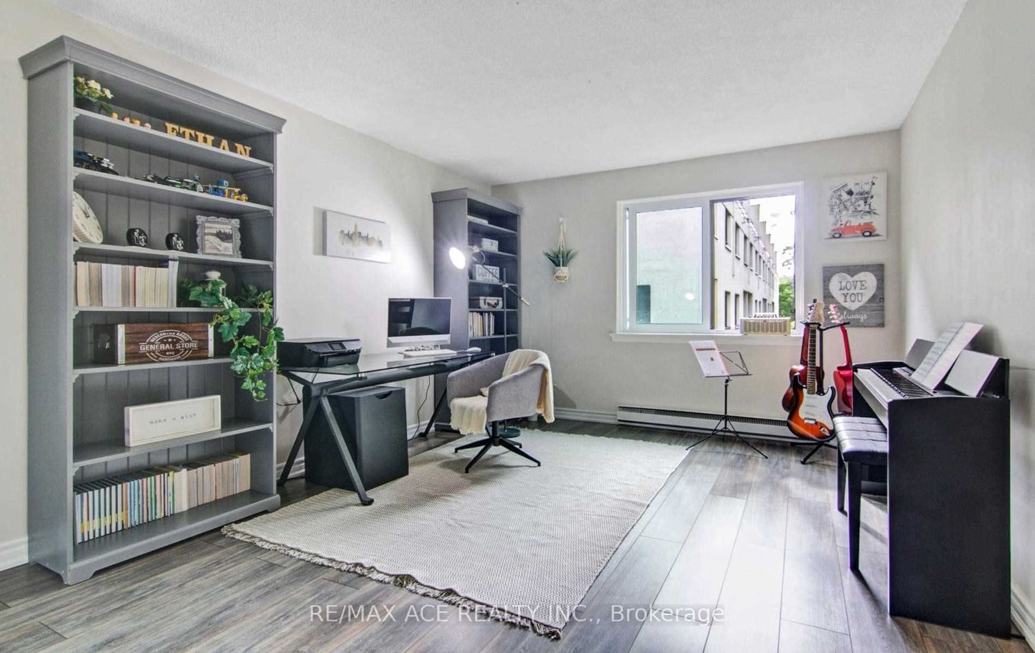 Listing Image 11