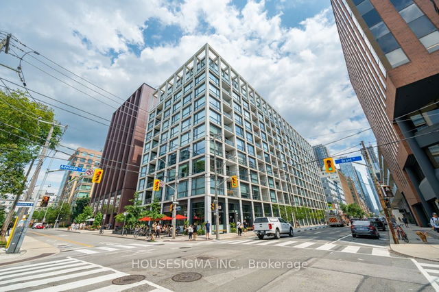 208 - 39 Brant Street