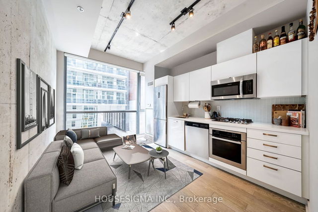 208 - 39 Brant Street