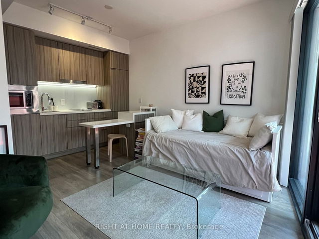 1116 - 215 Queen Street