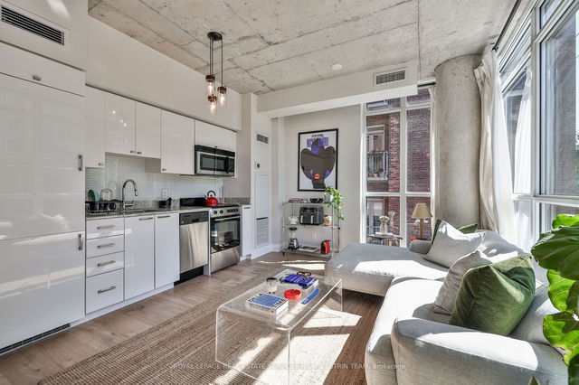 205 - 707 Dovercourt Road