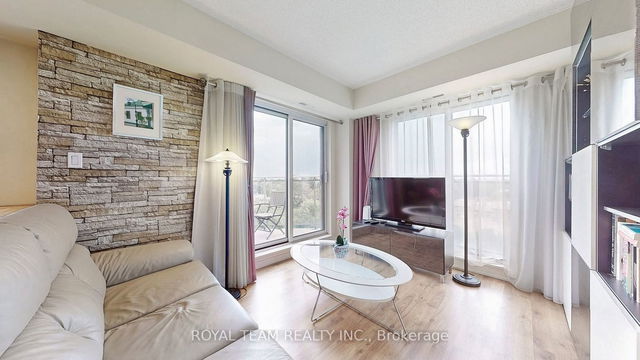 806 - 801 Sheppard Avenue