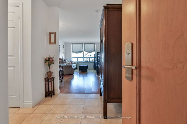 1403 - 78 Harrison Garden Boulevard