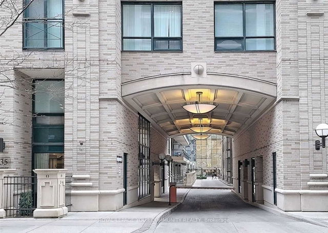 615 - 35 Hayden Street
