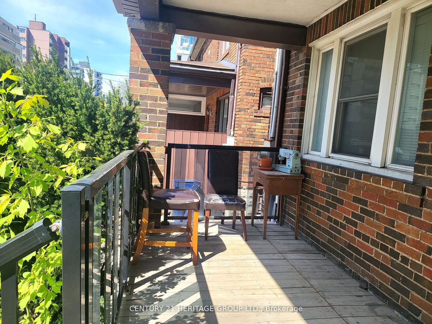 Listing Image 4