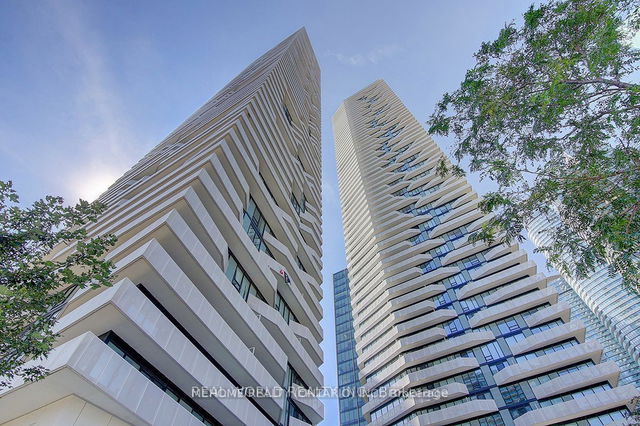 1008 - 88 Harbour Street