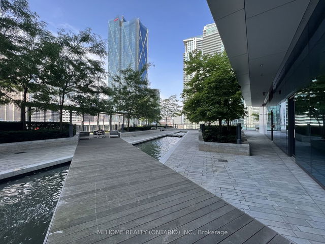 1008 - 88 Harbour Street