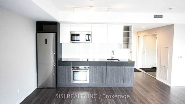2803 - 68 Shuter Street