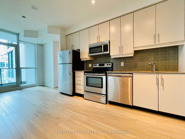 2805 - 33 Bay Street