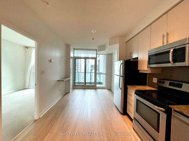 2805 - 33 Bay Street